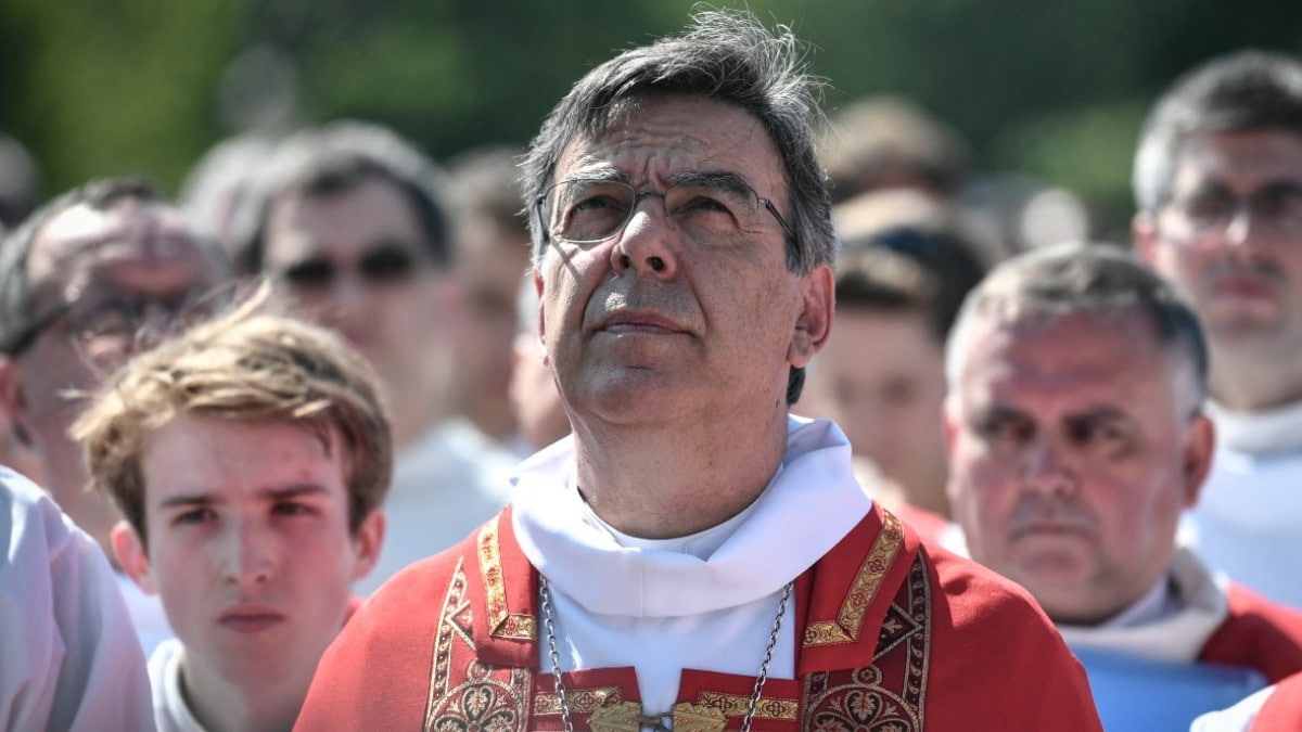 “Francia se ha convertido en un Estado totalitario”, denuncia el arzobispo emérito de París