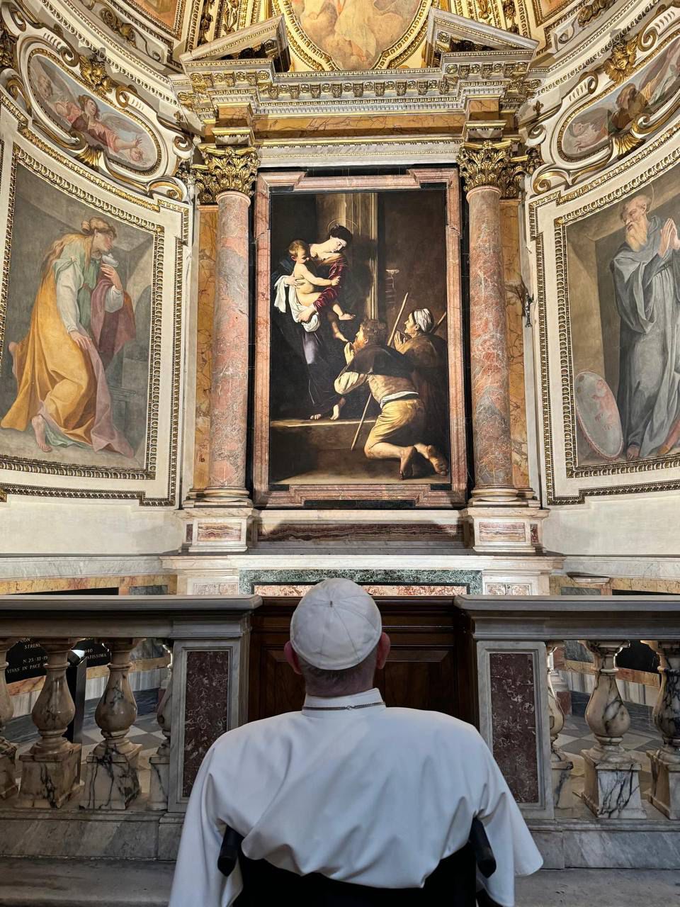 Papa Francisco visita la tumba de santa Mónica, madre de san Agustín, en centro de Roma