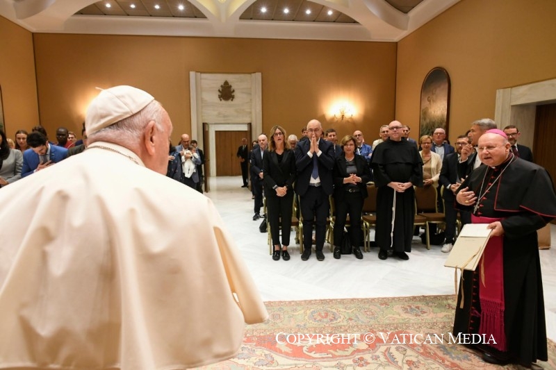 Sean testigos, no tengan miedo, esperen sin cansarse: 3 consignas del Papa Francisco a jóvenes economistas