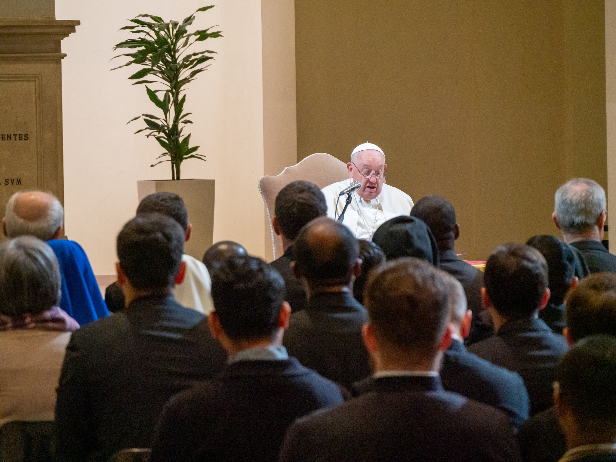 Papa Francisco y la coca-colonización espiritual en ámbito académico