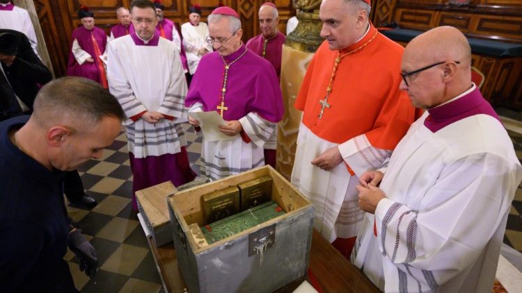 Vaticano: así fue la ceremonia de la recognitio que dispone Puerta Santa para Jubileo en basílica de san Pedro