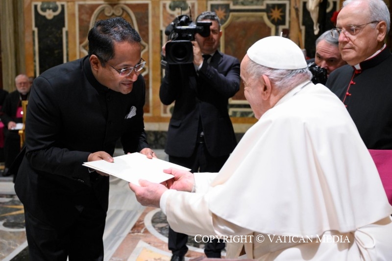 Diplomacia: Papa habla de la “neutralidad positiva” del Vaticano ante 11 nuevos embajadores