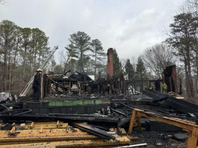 Un rayo destruye la casa de los Legionarios de Cristo en Cumming, Georgia