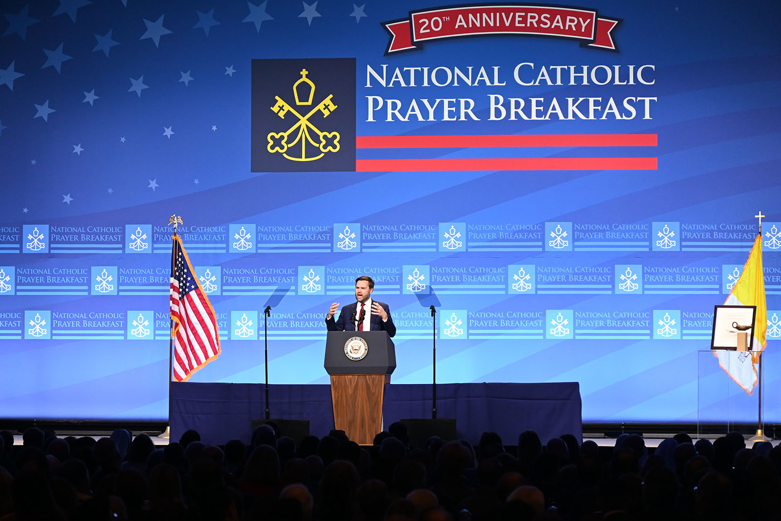 Vicepresidente Vance aborda críticas del Papa y destaca apoyo de Trump a católicos en Desayuno Nacional de Oración