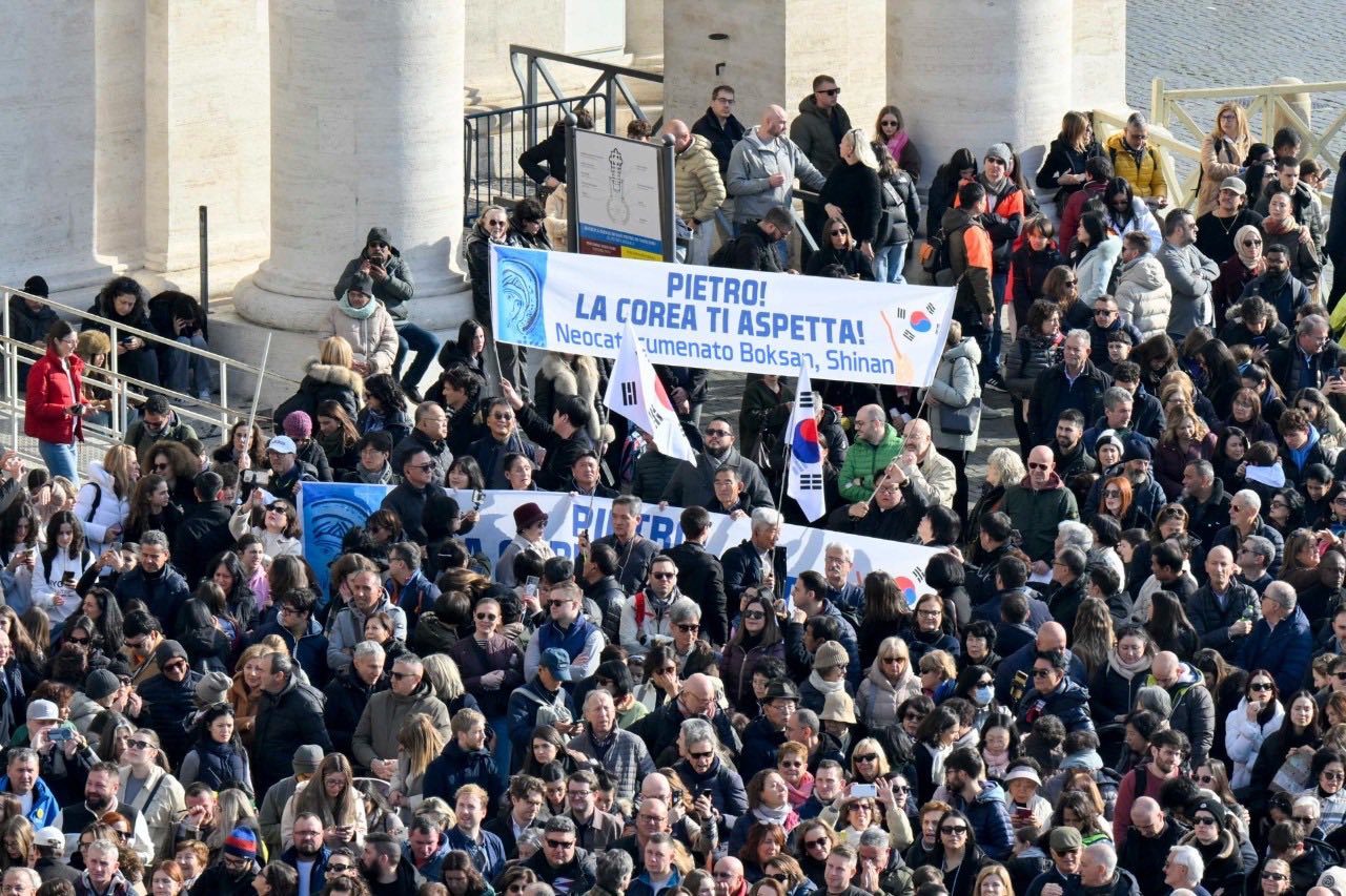 Así explica el Papa cómo estamos llamados a unir la espera del Salvador a la atención de lo que Dios hace en el mundo