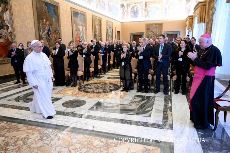 ¿Cómo podemos garantizar que el desarrollo de la inteligencia artificial sirva realmente al bien común? La respuesta del Papa León XIV