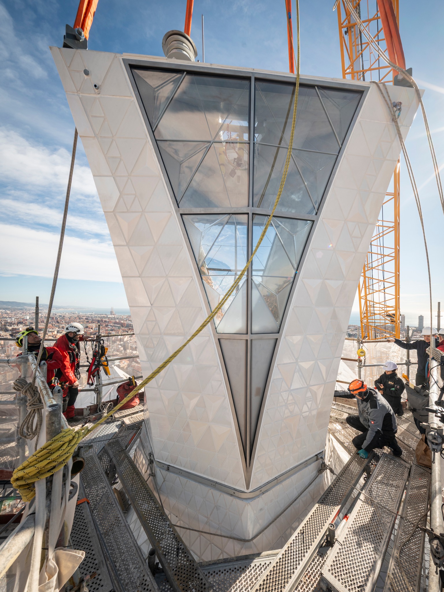 Basílica barcelonesa de la Sagrada Familia se convierte oficialmente en la más alta de Europa