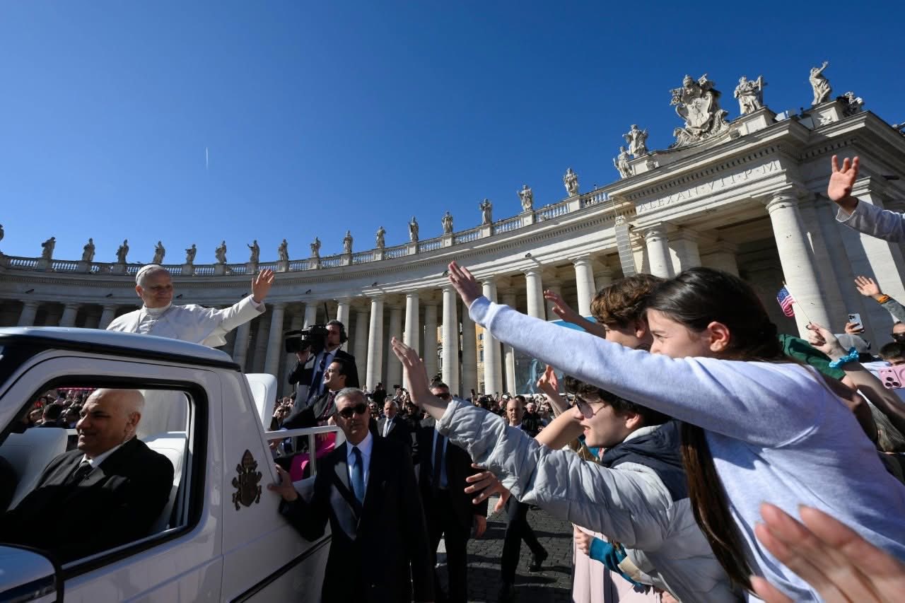 La santidad y los consejos evangélicos explicados con el Concilio Vaticano II por el Papa León XIV