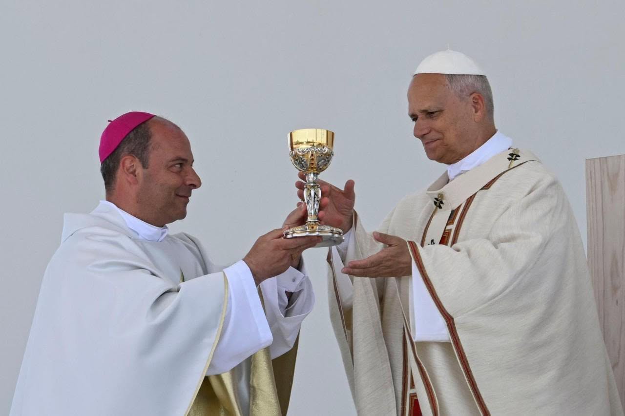 [Papa en España: día 7] Dejarse evangelizar por aquellos a los que socorremos: la última homilía de León XIV en España en el día del Sagrado Corazón de Jesús