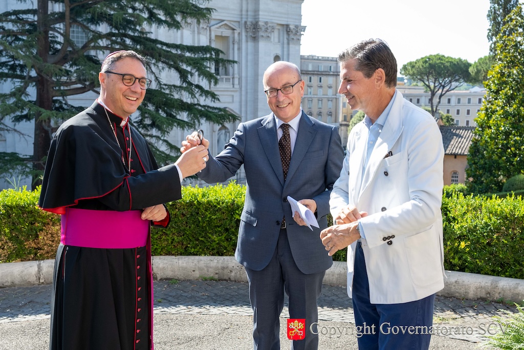 Veinte vehículos eléctricos Fiat Topolino: los nuevos coches que circularán por la Ciudad del Vaticano